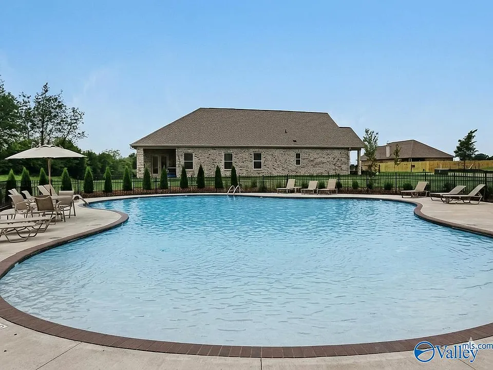 101 Canonbury Dr