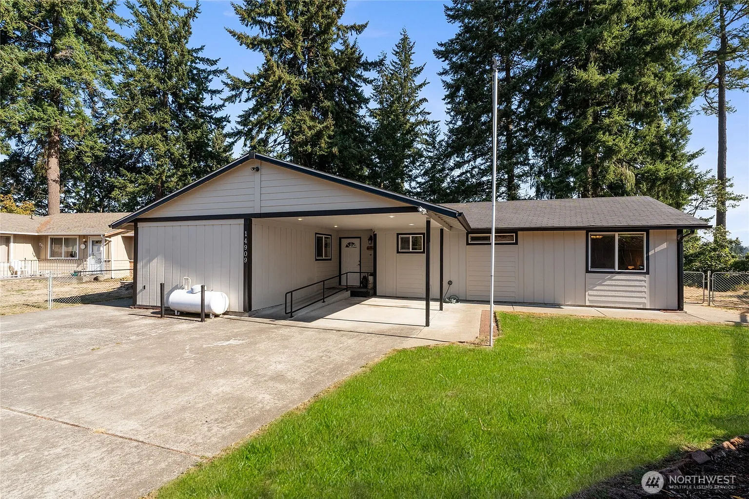 14909 12th Avenue E photo 1