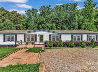 145 Bradshaw Cir, Candler, NC 28715