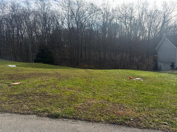 310 Oakwood Dr, Crittenden, KY 41030