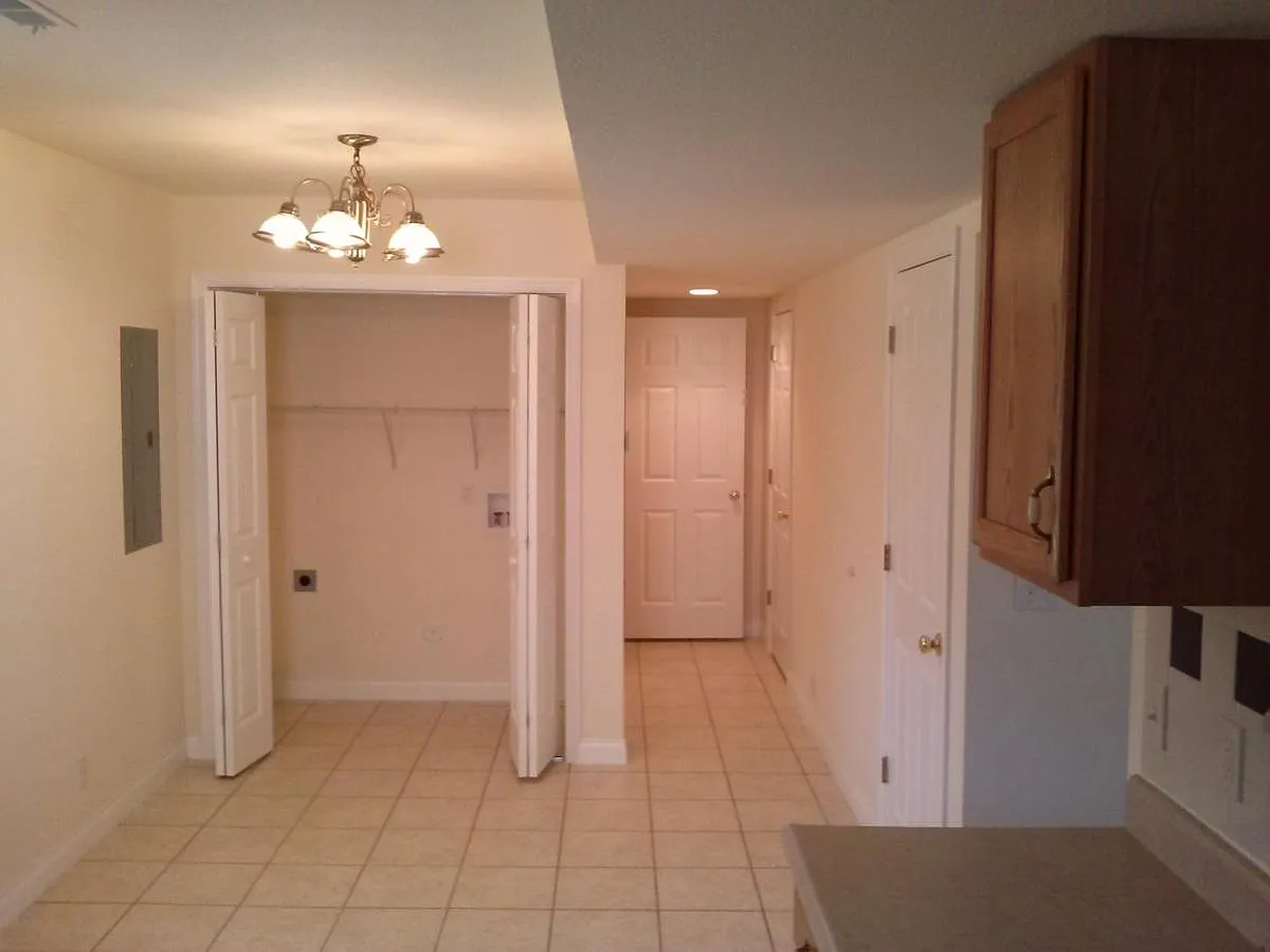 3 bed, 2.5 bath, 1360 sqft, $1,250 — Photo 4