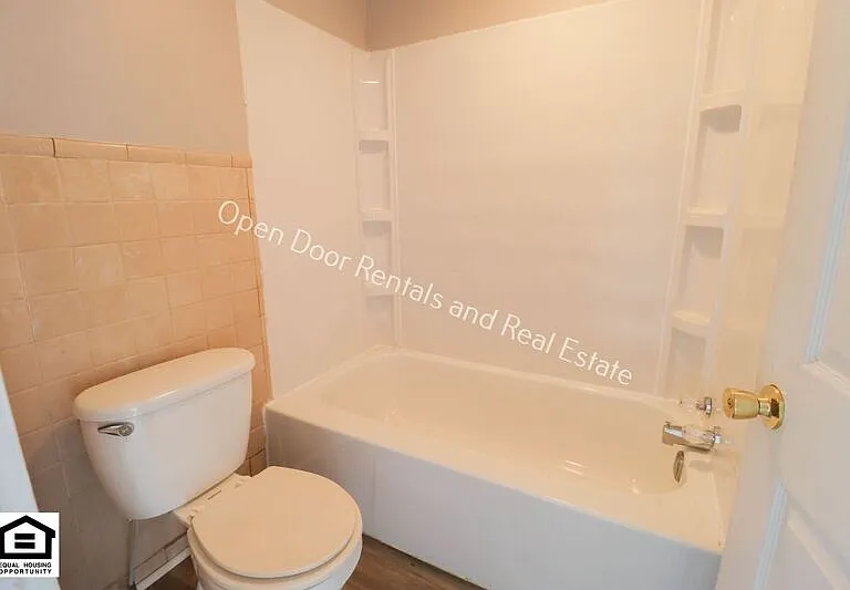 202 W Main St #1 — Photo 5