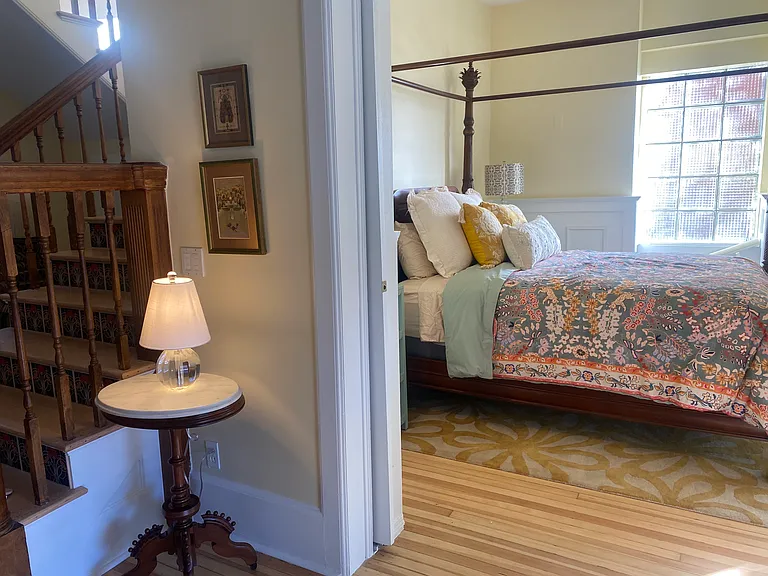 Main entry to front bedroom and stairs