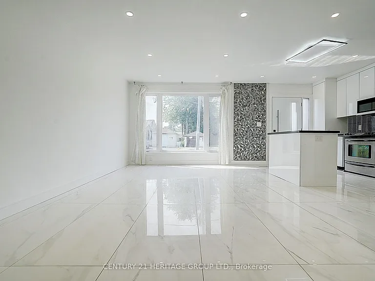 326 McConvey Dr — Photo 2