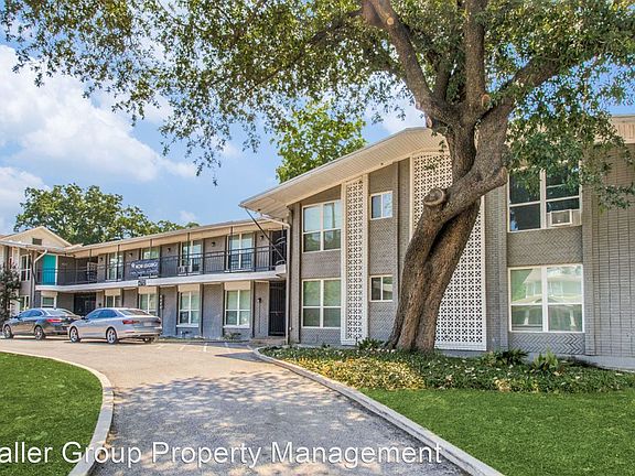 3rd image of 4712 Gaston Ave #206
