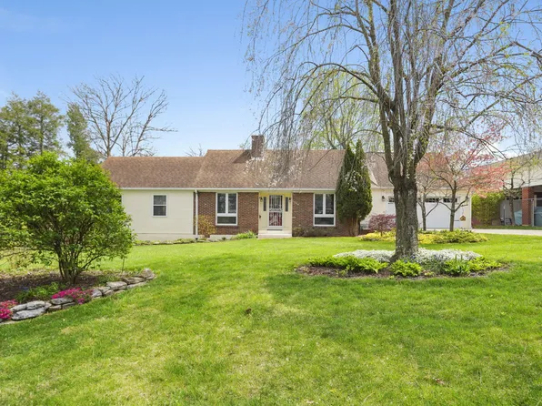 1506 Beacon Hill Rd, Lexington, KY 40504