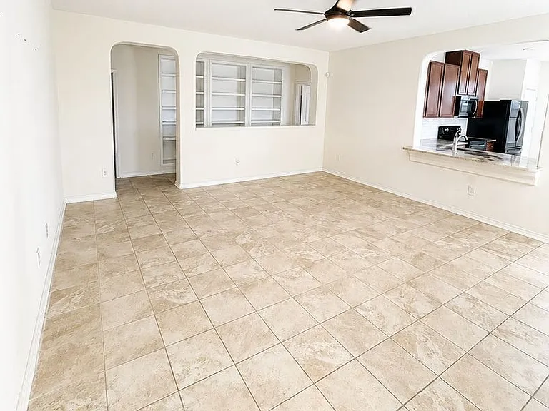 15322 Saber Point — Photo 2