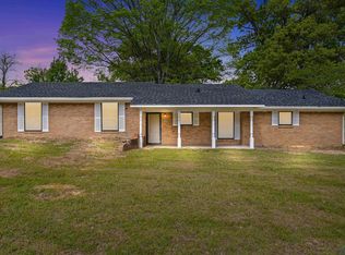 1050 E Mountain Rd S, Longview, TX 75604