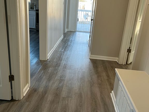 3rd image of 1507 Davis St