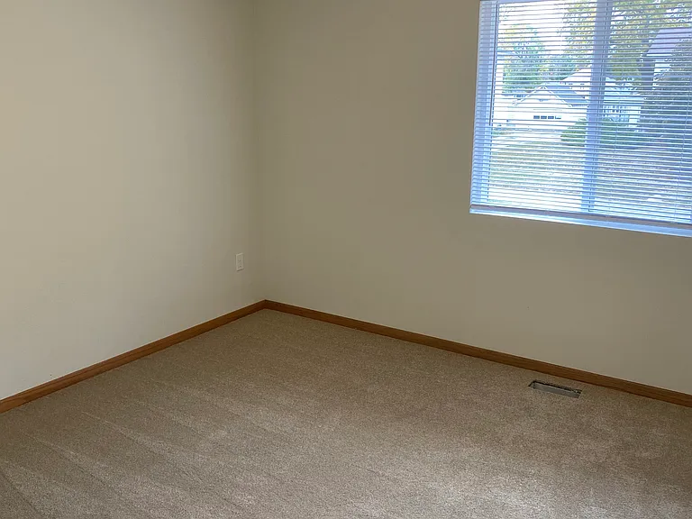 220 E Main St — Photo 12