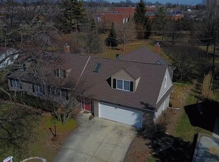 217 S Gables Blvd, Wheaton, IL 60187