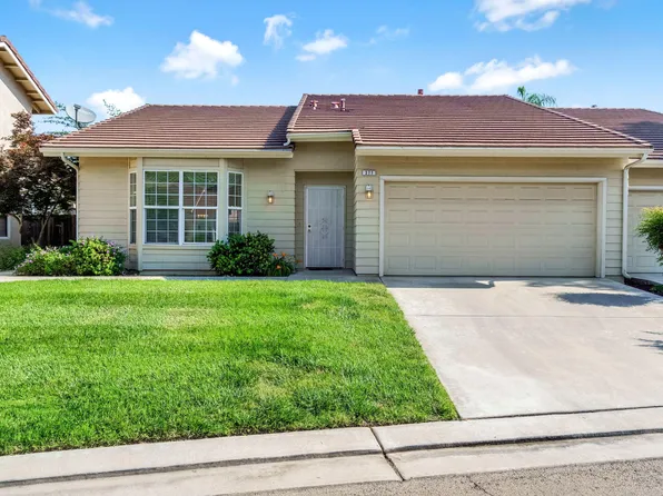 371 Village Drive Drive, Dinuba, CA 93618