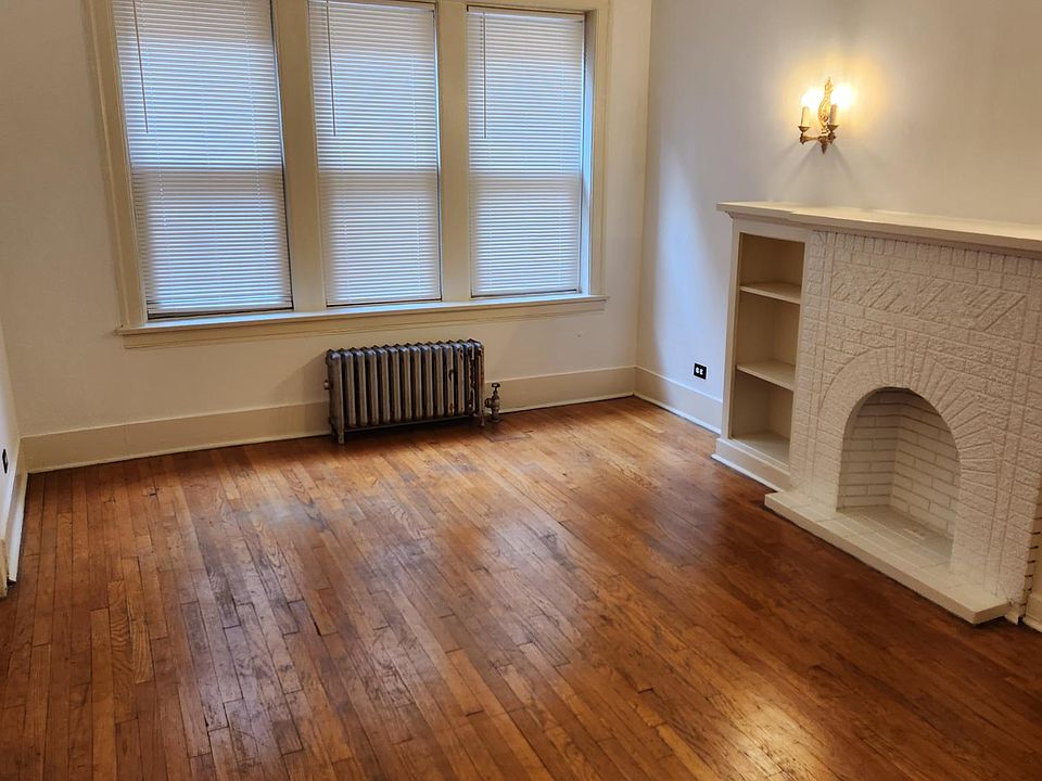1st image of 1036 W Rosemont Ave APT 1