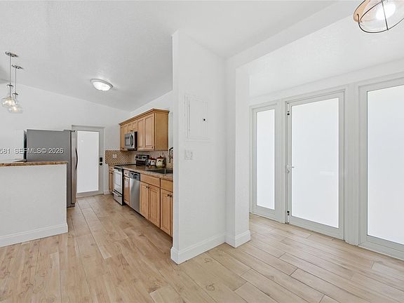 3rd image of 1141 SW 45th Ter