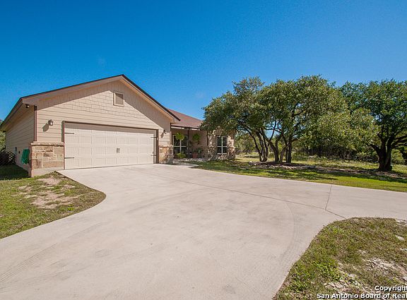 4th image of 587 Kindersley St