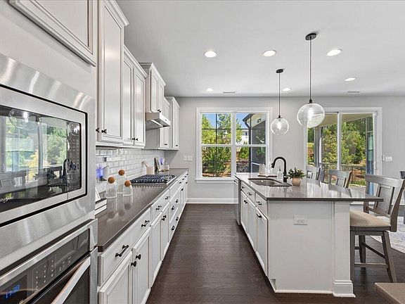 3rd image of 3429 Mountain Hill Dr