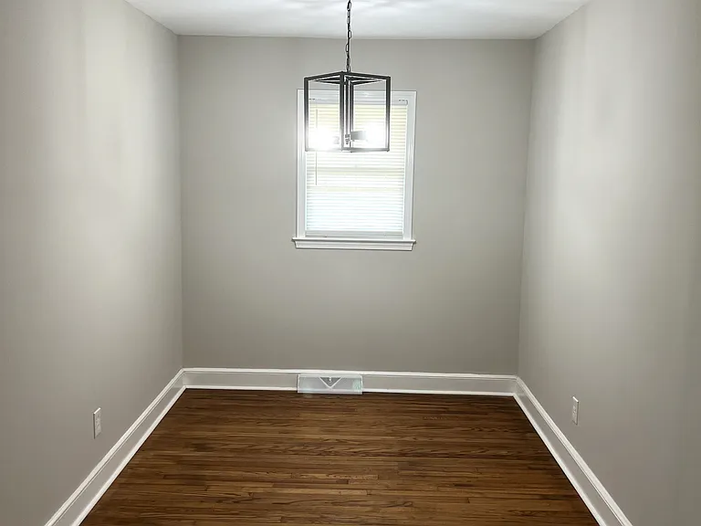 2415 Tucker St — Photo 10