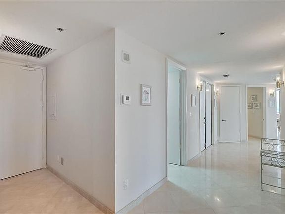 4th image of 530 Ocean Dr APT 1004