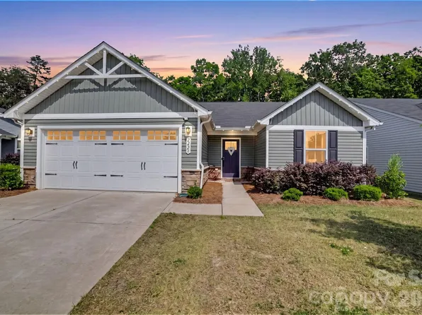2220 Goldwood Dr, Charlotte, NC 28215