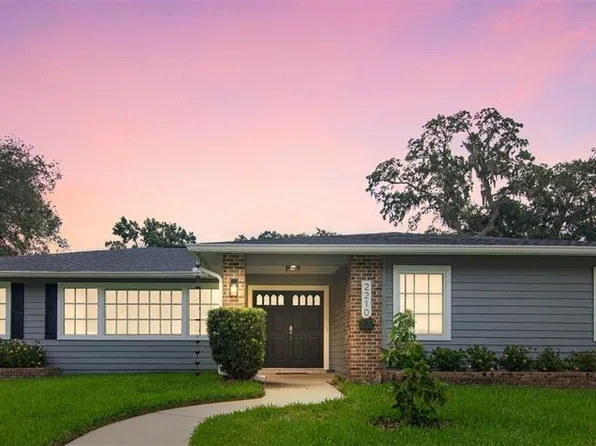 2210 Arbor Oaks Dr, Valrico, FL 33594