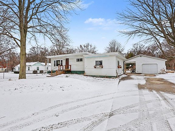 3rd image of 2873 S Quarterline Rd