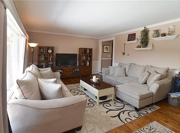 3rd image of 4 Williams Ct