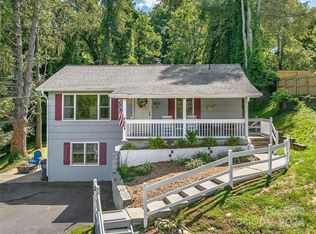 34 West St, Waynesville, NC 28786