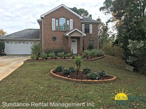 413 Emerald Point Dr, Mary Esther, FL 32569
