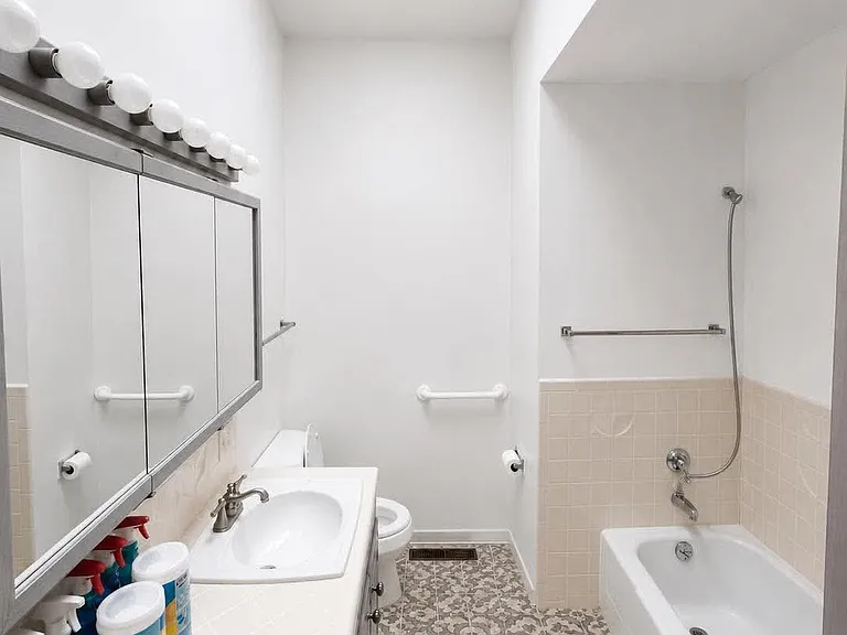 Lucia Ave — Photo 9