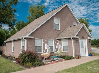 116 N Otis Ave, Gentry, AR 72734