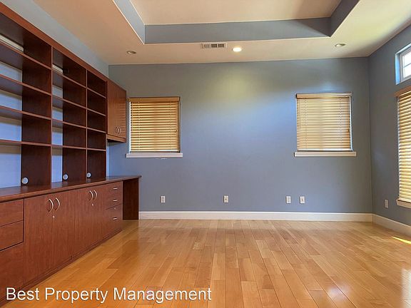 4th image of 1036 Kenbridge Ct