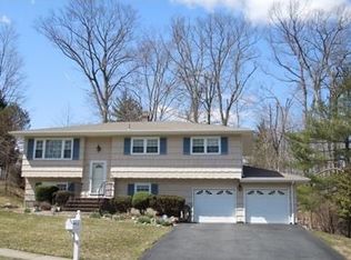 12 Spruce St, Cedar Knolls, NJ 07927