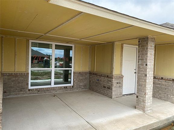 3rd image of 20675 Brush Creek Blvd