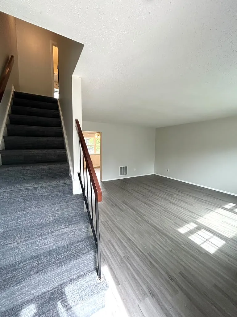 2 bed, 1200 sqft, $2,600 — Photo 4
