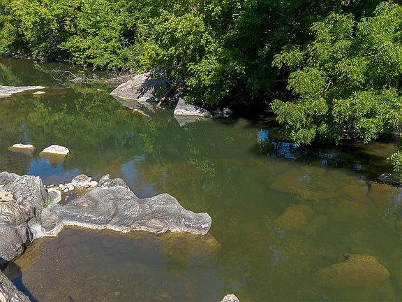 3rd image of 541 S River Rd