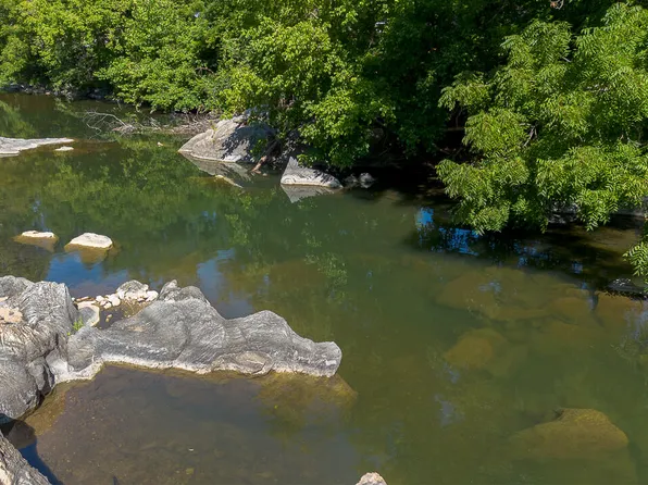 541 S River Rd, Buena Vista, VA 24416