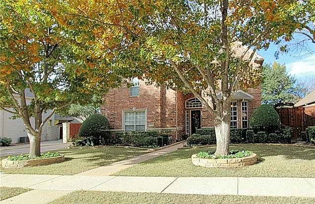 1st image of 1705 Briaroaks Dr