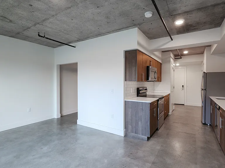 Dunn Motors Apartments — Photo 78