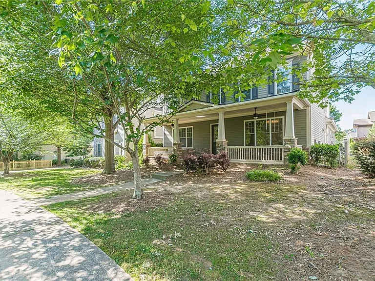 1645 Woodward Way — Photo 3