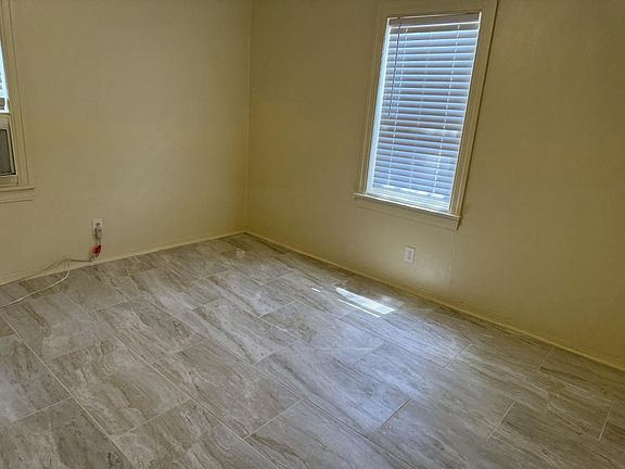 2nd image of 2843 2nd Ave S