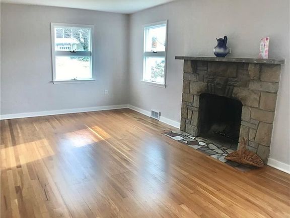 4th image of 4140 Tuxey Ave