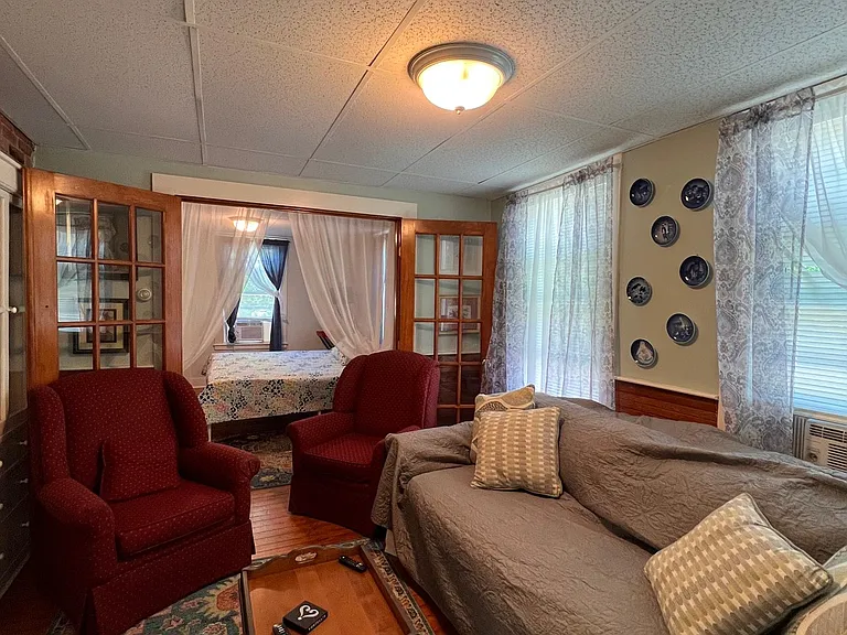73 Pawcatuck Ave #2 — Photo 4