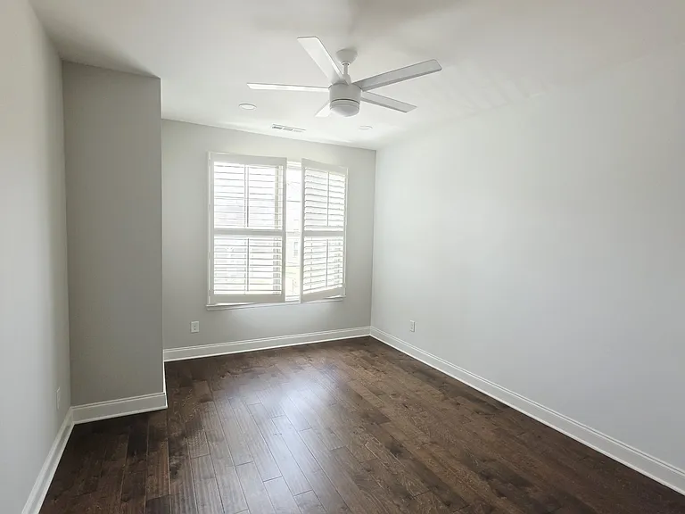 1623 Hampshire Pl — Photo 20