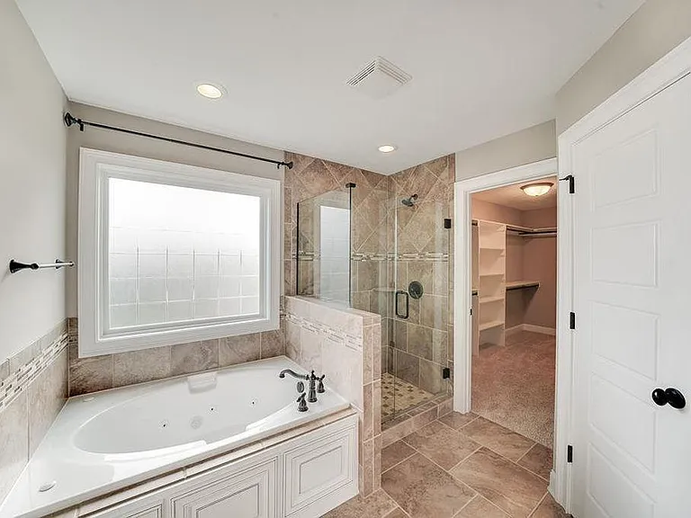 418 Buxton Ln — Photo 14