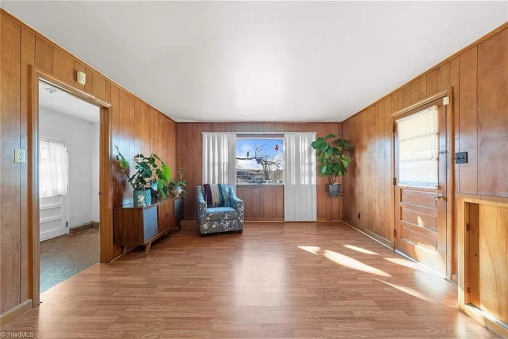 3 bed, 1116 sqft, $1,500 — Photo 2