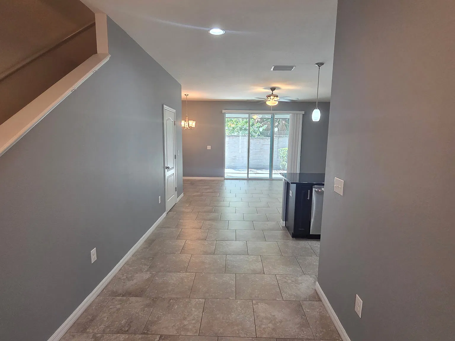 3 bed, 2.5 bath, 1568 sqft, $2,300 — Photo 2
