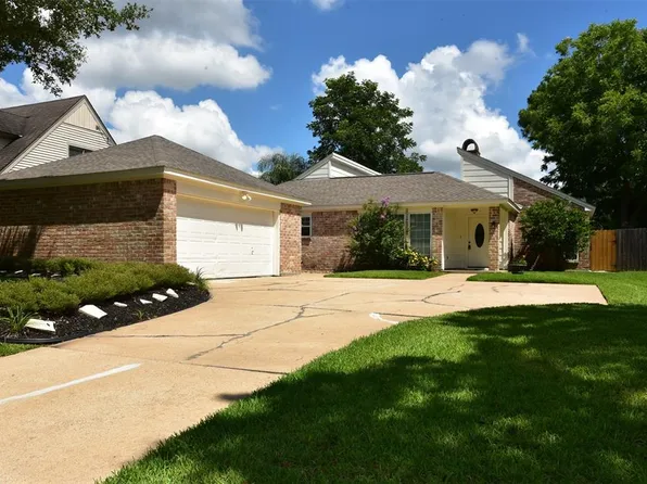 11414 Meadow Lake Dr, Houston, TX 77077