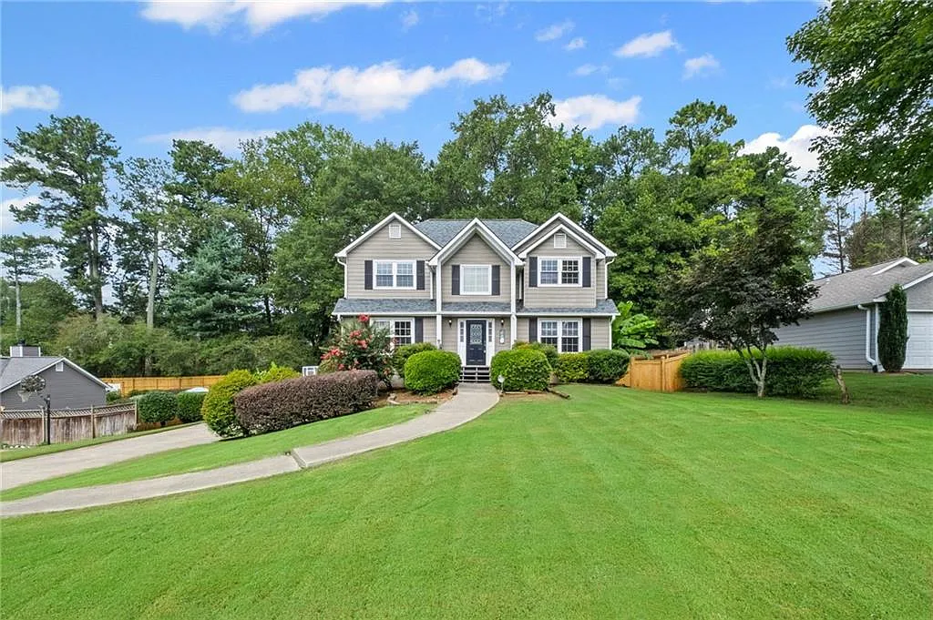 3 bed, 2.5 bath, 2936 sqft, $2,850 — Photo 2