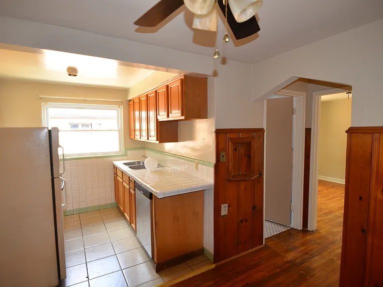 4211 North Ave #6 — Photo 2