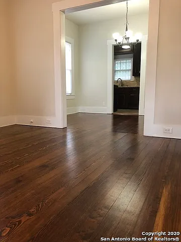 802 Indianola St — Photo 7